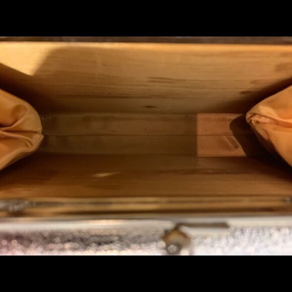 Vintage Silver Metallic Clutch Purse With Chain Sparkly Bling Evening Cocktails - Picture 8 of 11